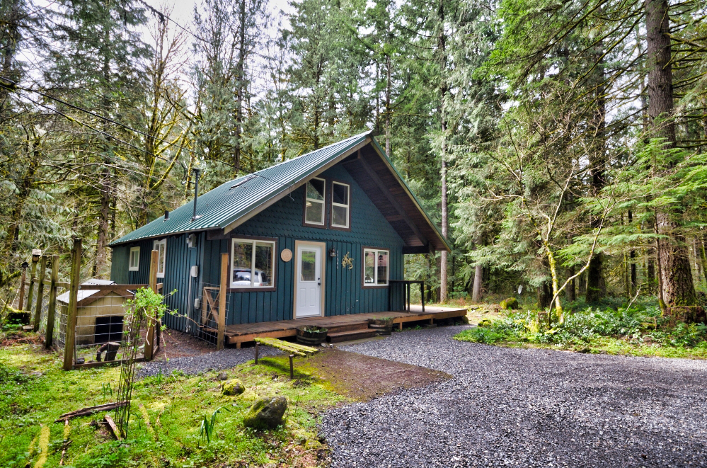 Bear Creek Chalet on Half Acre Liz Warren Mt. Hood Real Estate
